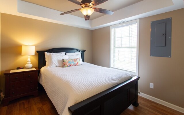 The Dahlonega Square Hotel & Villlas