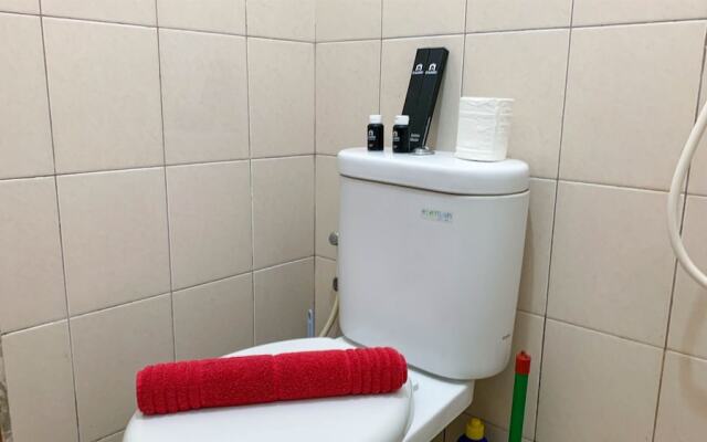 Cozy And Tidy Studio At Tifolia Apartment