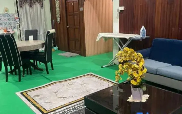OYO 91250 Roomstay Awie