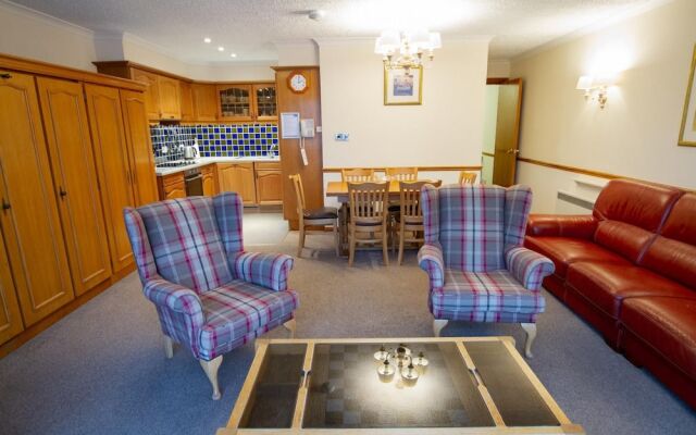 Loch Rannoch Highland Club Red Squirrel Lodge 3