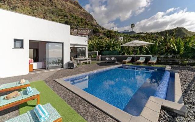 Grayci's House by OurMadeira
