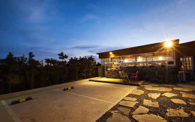 Gurembat House - Blue 102