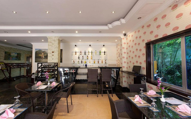 Parklane Hotel