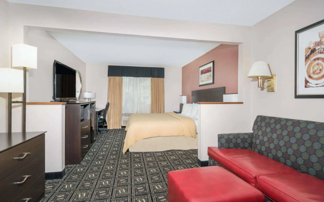Quality Inn & Suites Mankato East