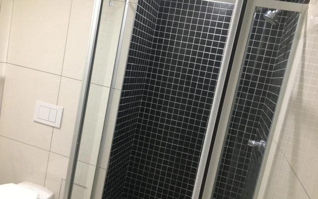 Highrise Windhoek apartment with skyline view, pool and gym