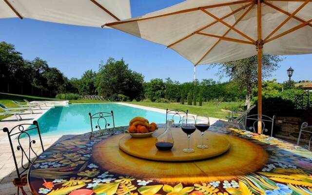 Tuscan Villa With Sauna
