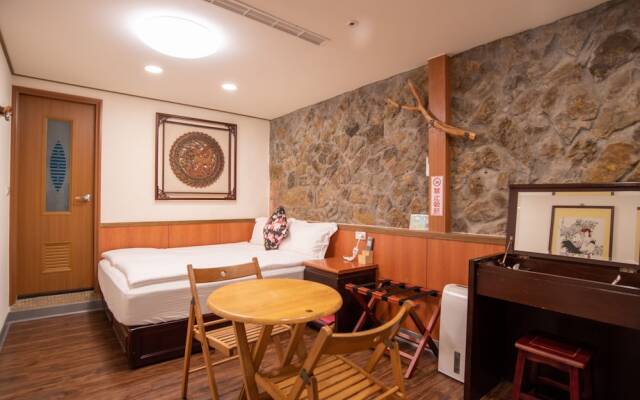 Qu Hi Home Stay