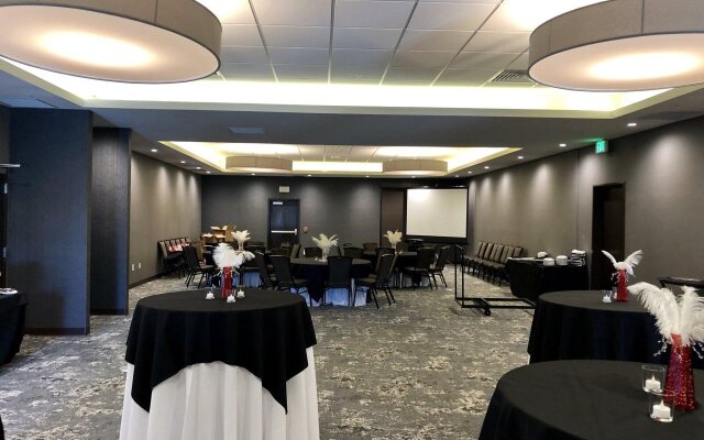 Holiday Inn & Suites Silicon Valley - Milpitas by IHG