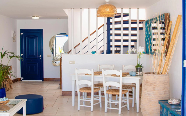 FRONTLINE VILLA 26, well-designed with a heated pool