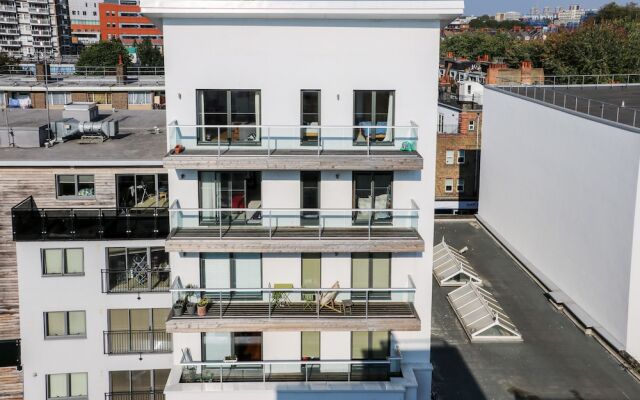 City Courtyard Apartments & Penthouse