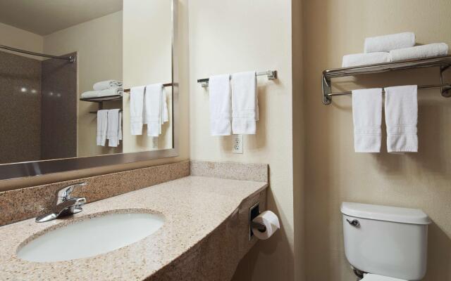 Best Western Cleveland Inn & Suites