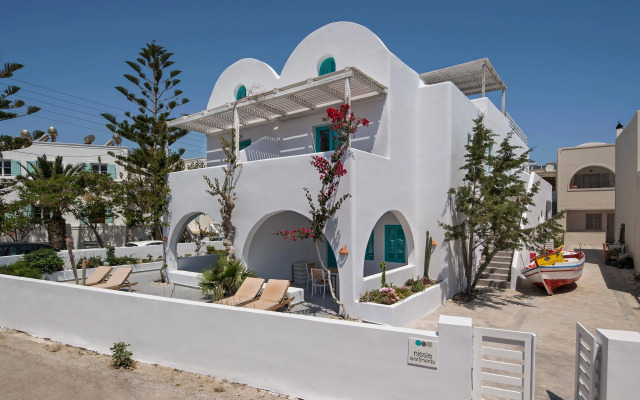 Nissia Beach Apartments and Suites
