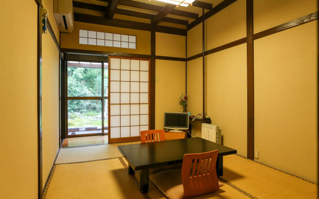 Momijiya Bekkan Kawanoiori