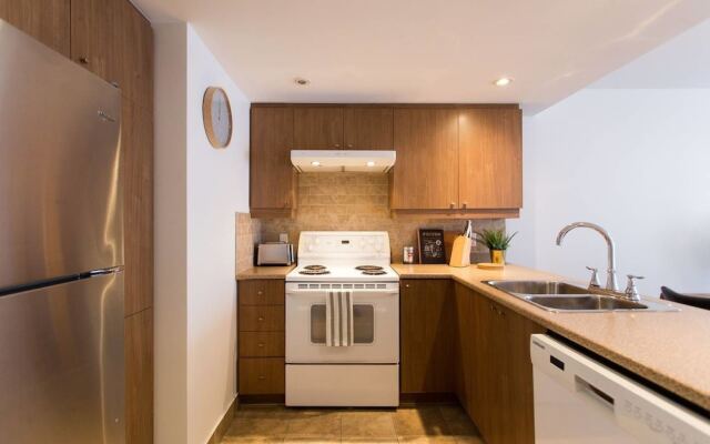 Fresh & Styled 2 Bedroom Apt in Mile End