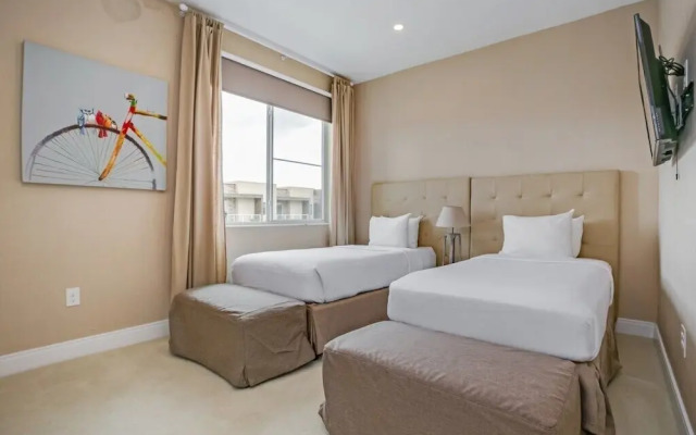 Amazing 3 Bedroom Magic Village Townhome 7607re