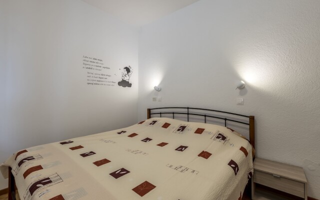 House With Private Pool M&M