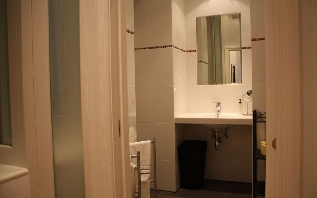 GoVienna Opera Apartment