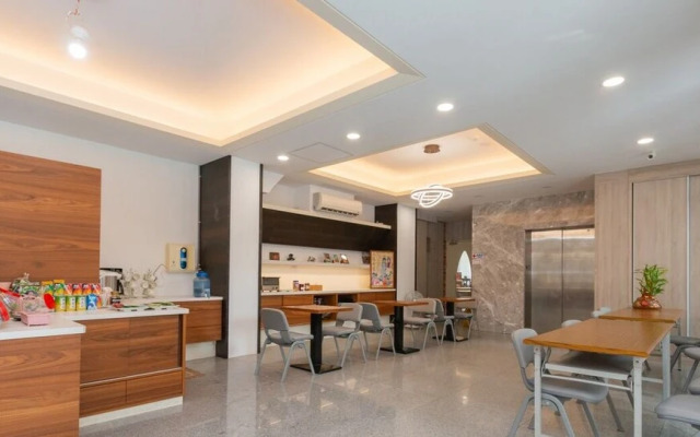 Jia-Jia Business Hotel