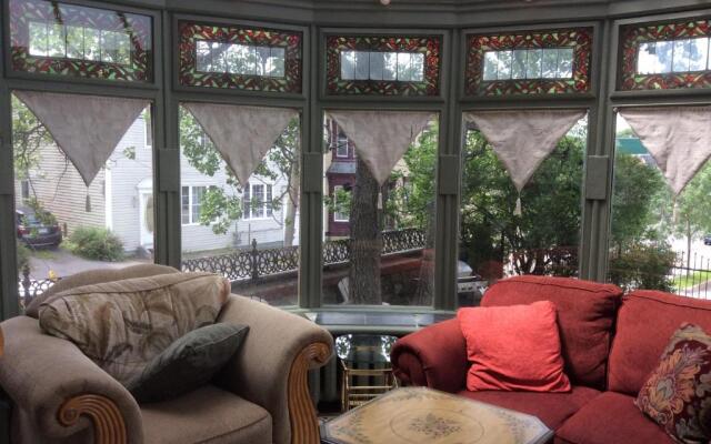 Chipman Hill Suites on Sydney