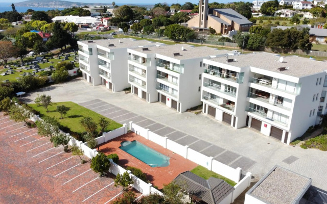 The Bella - 6 Sleeper - Sea Views Pool & Patio