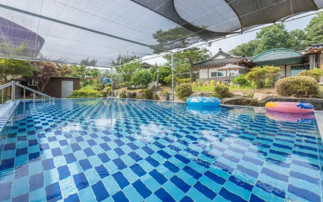 Ganghwa Gichayeohaeng Pension