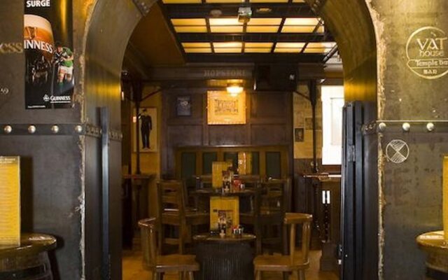 Blooms Hotel