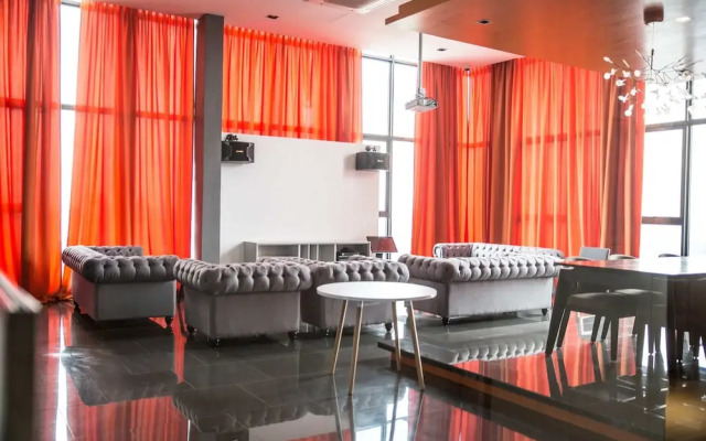 Expressionz Professional Suites By Plush
