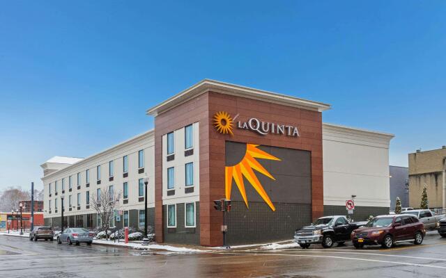 La Quinta Inn & Suites by Wyndham Jamestown