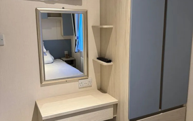 3 Bedroom Stunning Caravan Justin