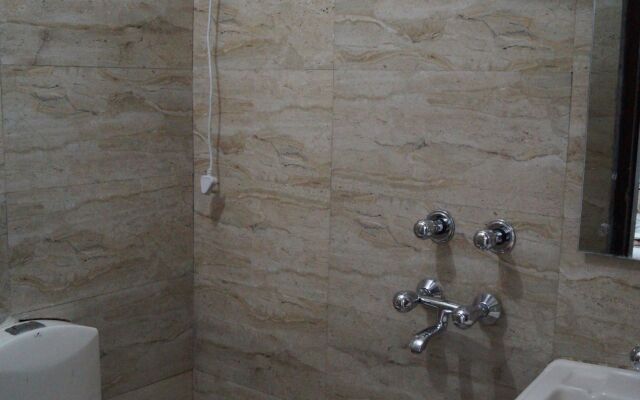 Staybook Hotel Jai Balaji New Delhi Railway Station