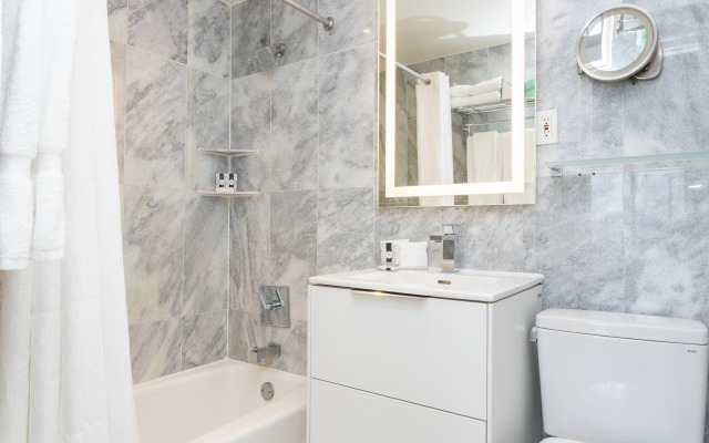 Sherry Frontenac Oceanfront Hotel