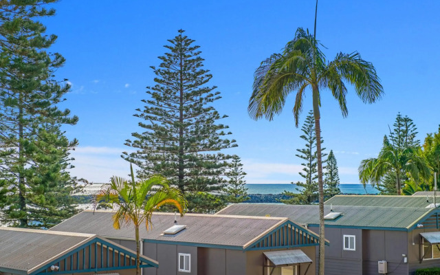 Crystal Waters 2, 2 Munster Street