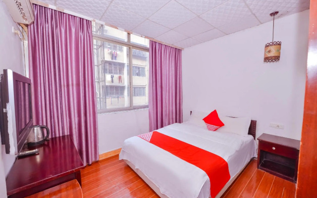 Liuzhou Dechang Fashion Hotel