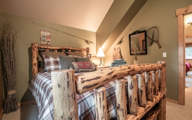 Meadow Wood Lodge in Shugart Flats