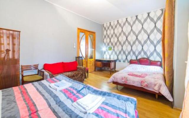 Gio's Guest House