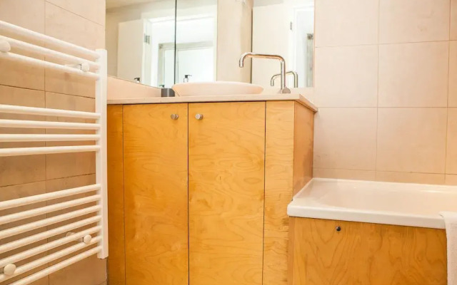 Beautiful 1 Bedroom Apartment in Kensington