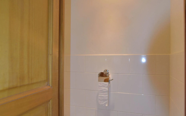 Serene Holiday Home in Cussac with Private Terrace, Barbeque