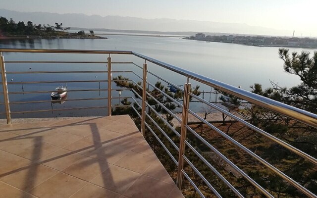 Ljilja - 10m From the sea With Parking - A3
