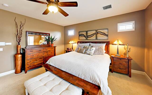 E Sandia Circle - 5 Br Home
