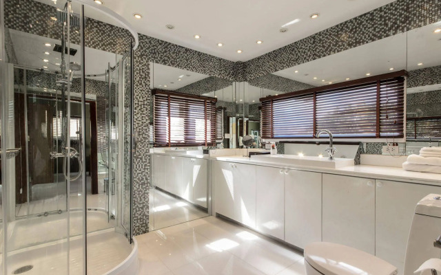 Boujis Boutique Resort