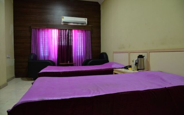 Hotel Ravi Teja