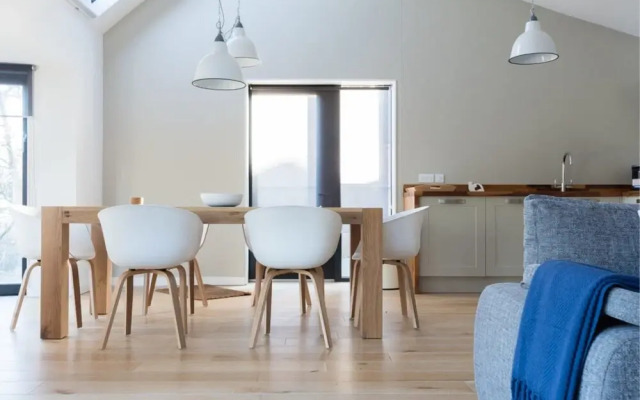 The Cliffside Loft - Distinctly Modern 3Bdr Riverside Home