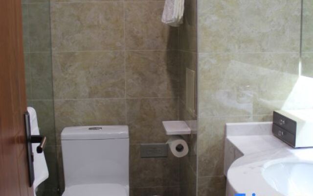 Wanshang Ruyi Hotel (Beijing Lugu East Street)