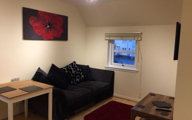 8 Varis Apartments