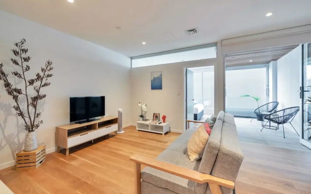 Spacious Mt Eden Apartment