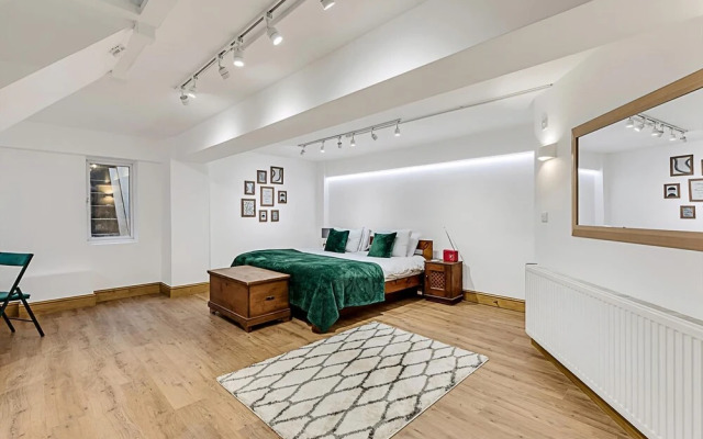 Modern Comfort Two Bedroom Gem on the Rye