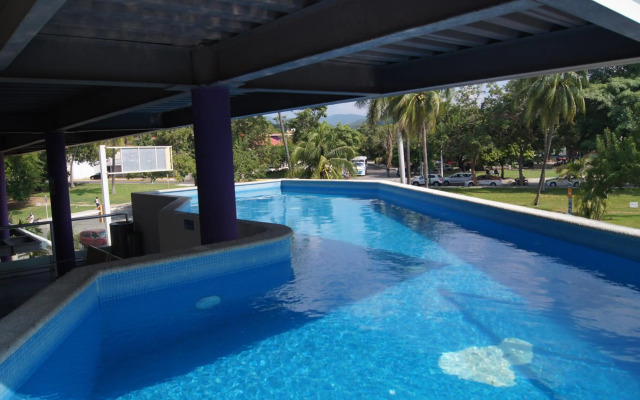 AM Hotel & Plaza