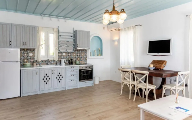 Etesians Suites & Villas