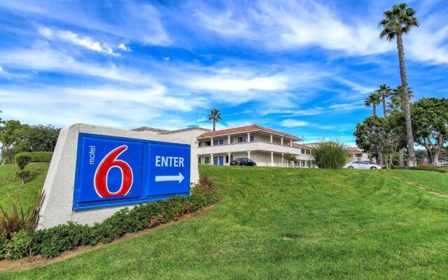 Motel 6 Carlsbad, CA Beach