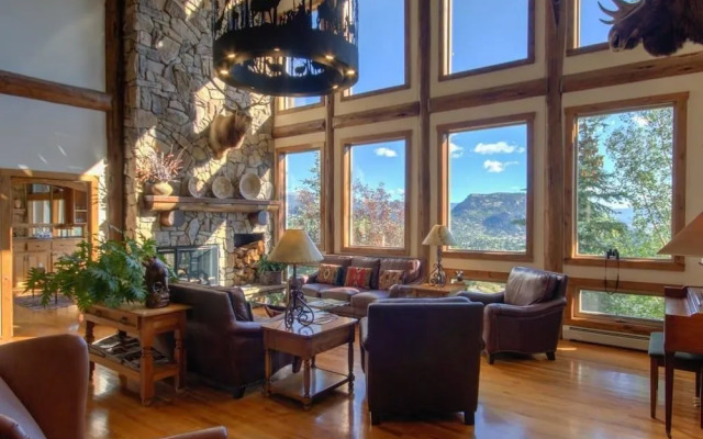 Taharaa Mountain Lodge
